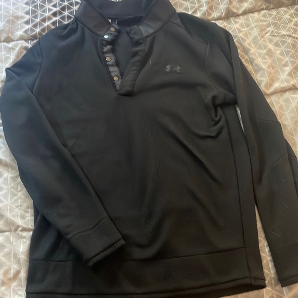 UA golf pullover